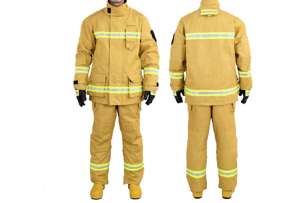 新型消防服
